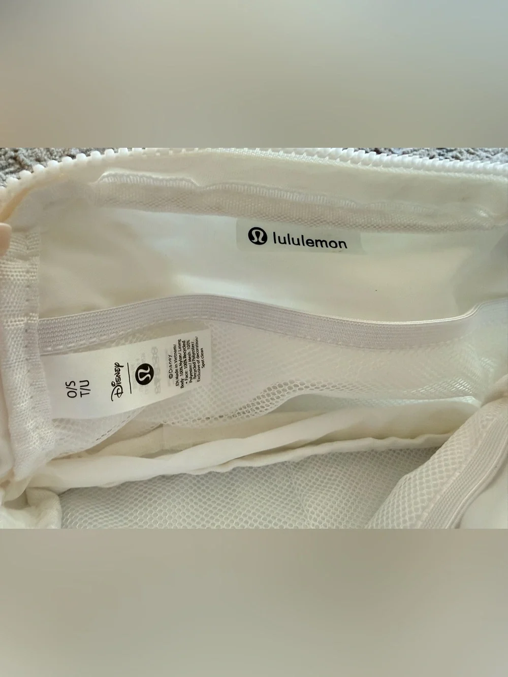 Disney x lululemon Everywhere Belt Bag 1L White NWT Mickey U9CC4S